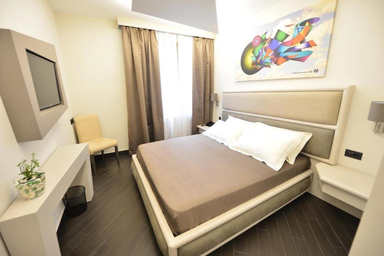 Petit Hotel Elita Shkodër Esterno foto