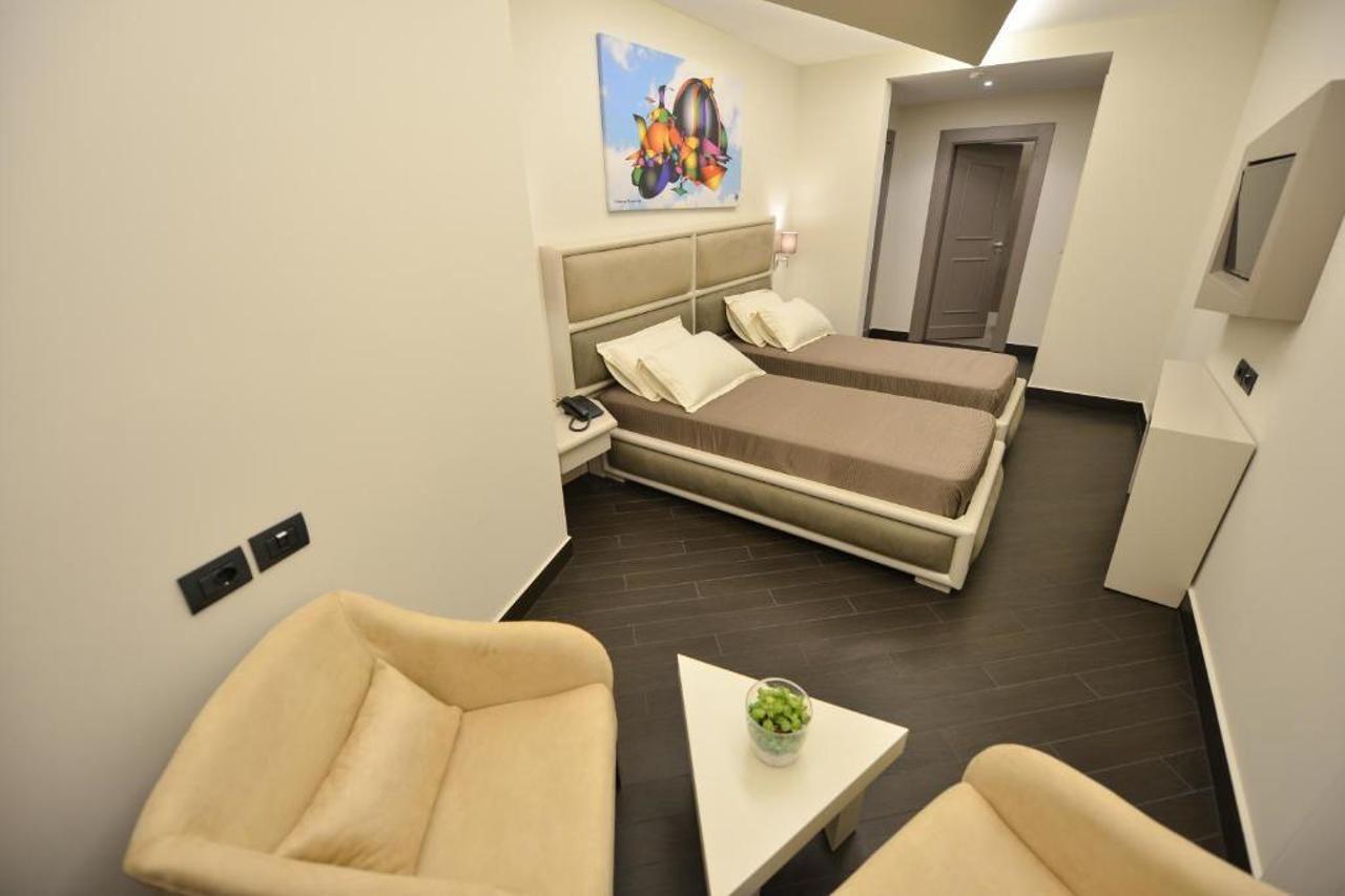 Petit Hotel Elita Shkodër Esterno foto