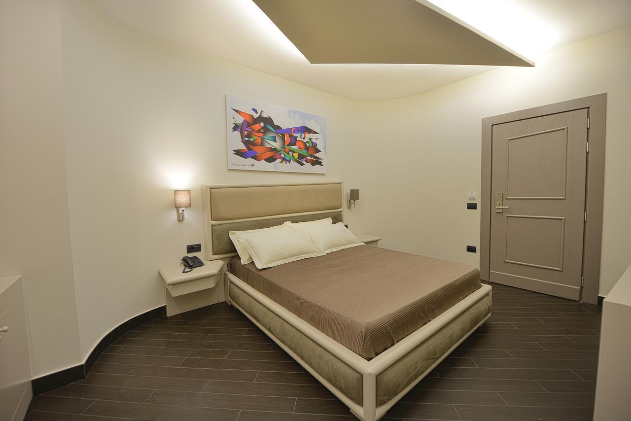 Petit Hotel Elita Shkodër Esterno foto