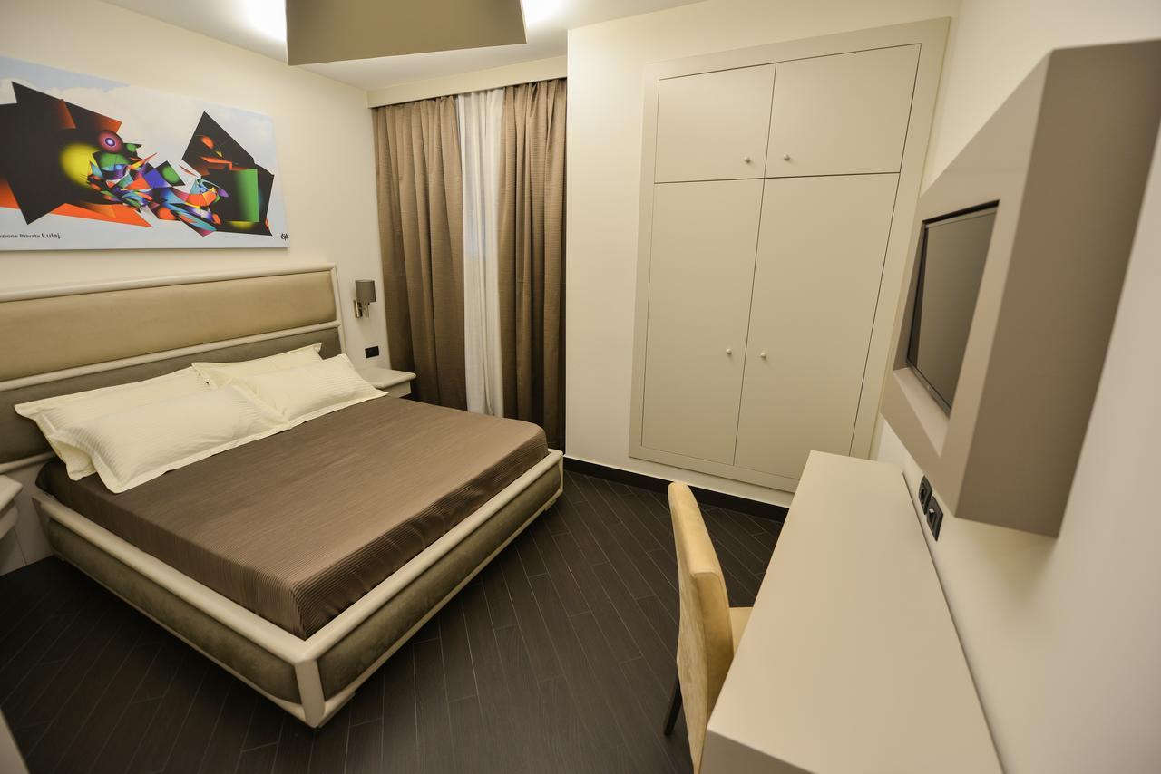 Petit Hotel Elita Shkodër Esterno foto