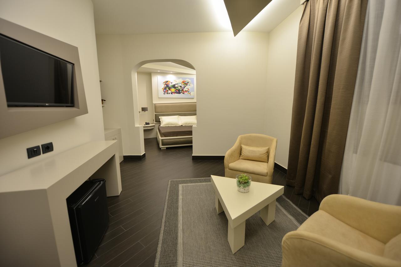 Petit Hotel Elita Shkodër Esterno foto