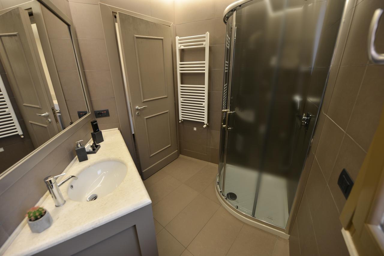 Petit Hotel Elita Shkodër Esterno foto