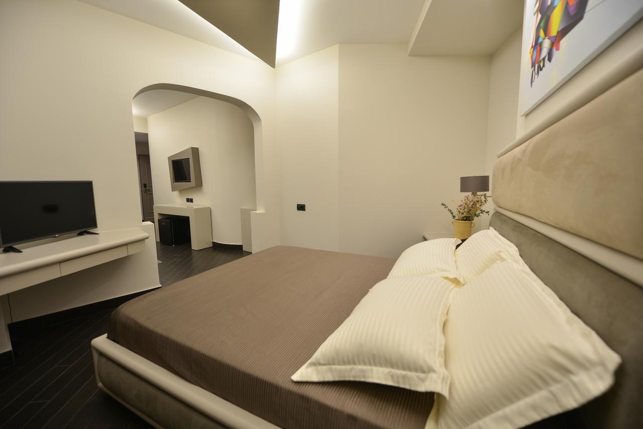 Petit Hotel Elita Shkodër Esterno foto