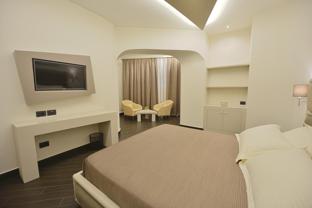 Petit Hotel Elita Shkodër Esterno foto