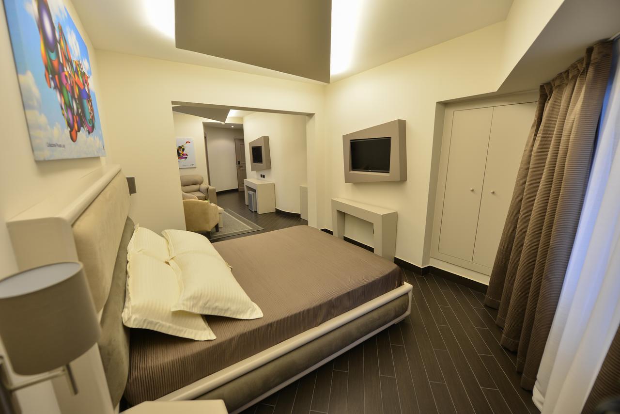 Petit Hotel Elita Shkodër Esterno foto