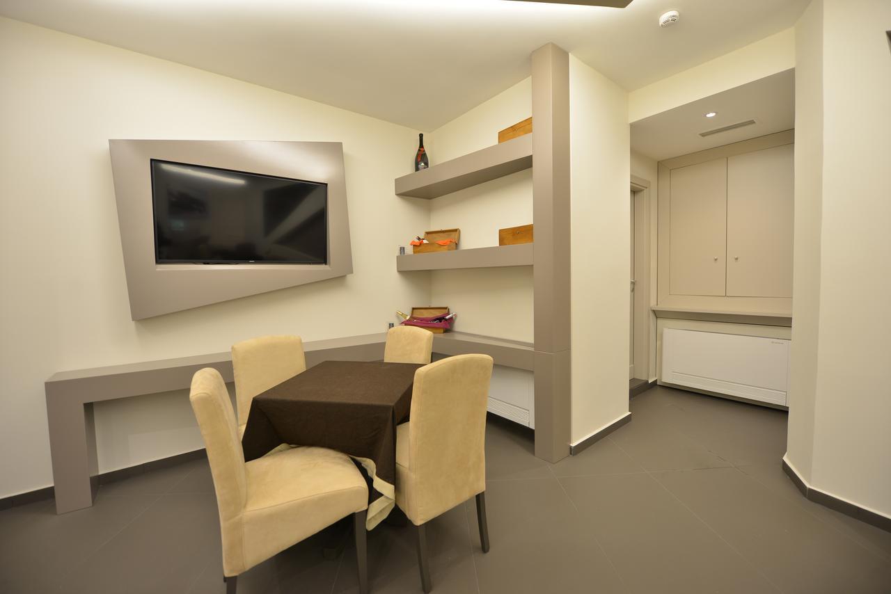 Petit Hotel Elita Shkodër Esterno foto