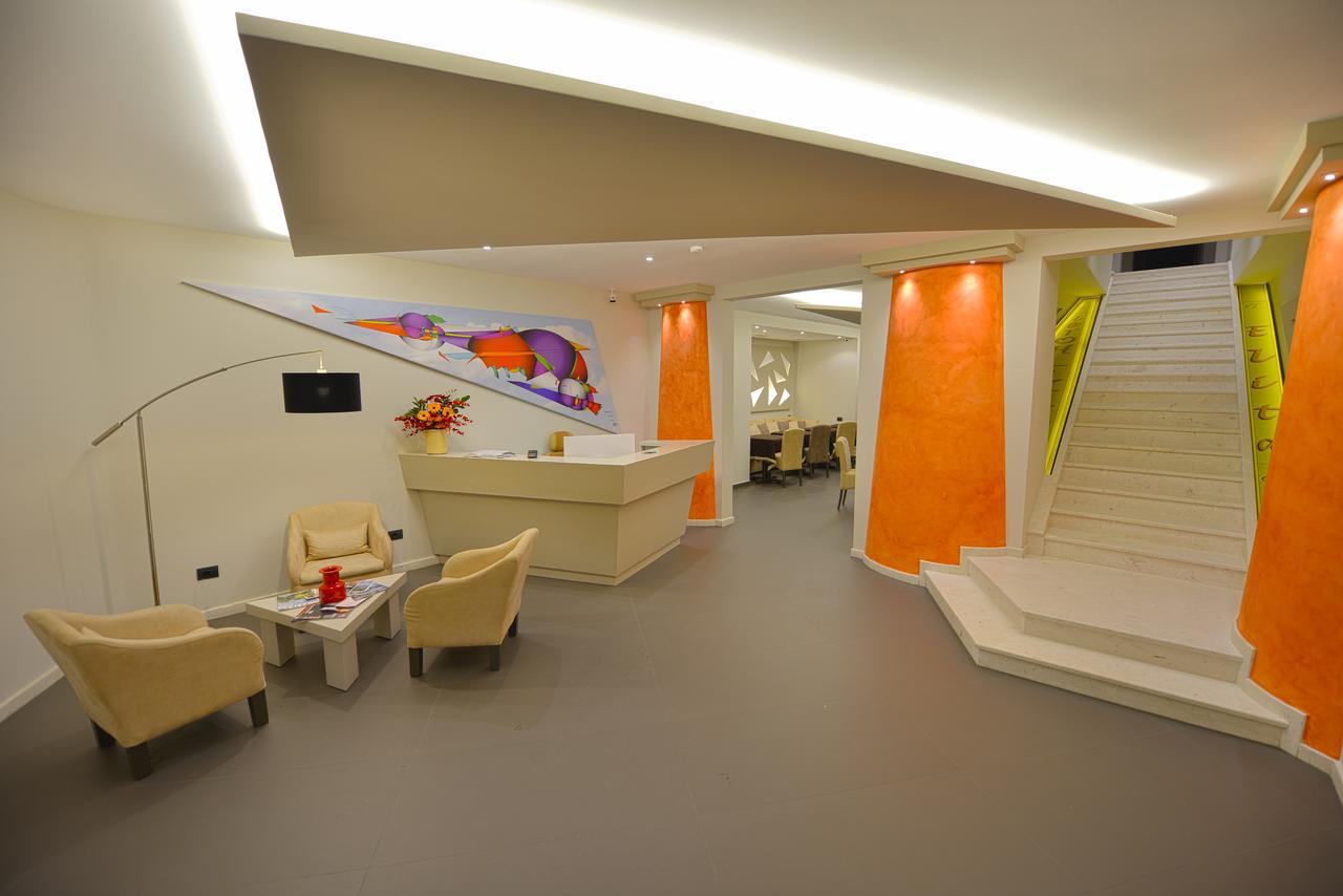 Petit Hotel Elita Shkodër Esterno foto