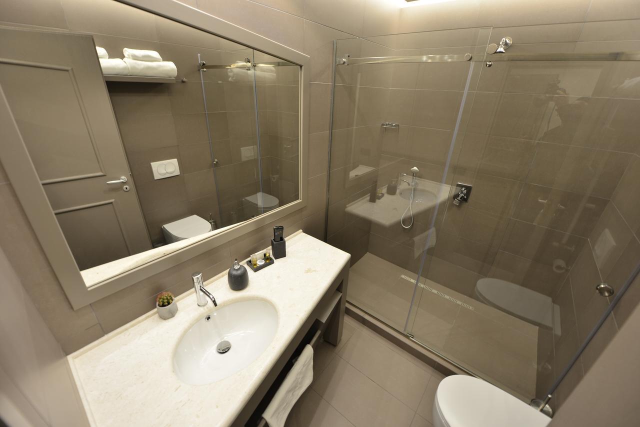 Petit Hotel Elita Shkodër Esterno foto